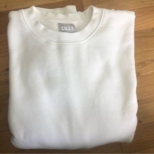 Aritzia TNA cozy boyfriend sweatshirt crew neck small white